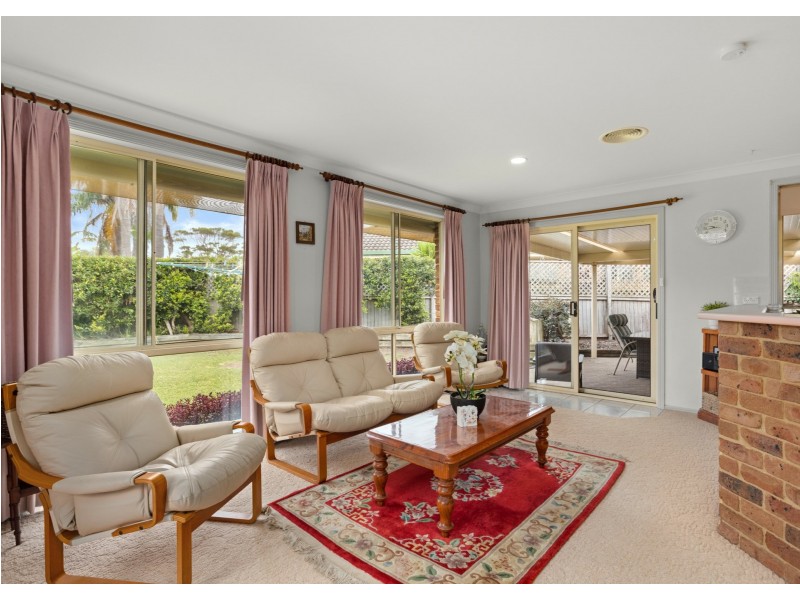4 Newlan Court, Old Bar NSW 2430