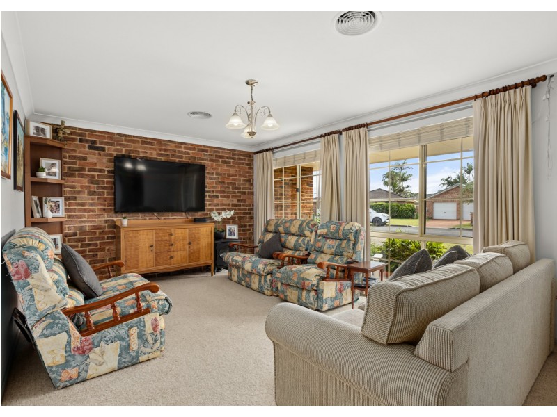 4 Newlan Court, Old Bar NSW 2430