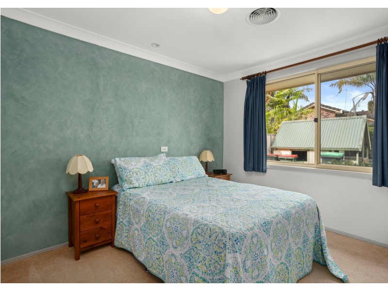 4 Newlan Court, Old Bar NSW 2430