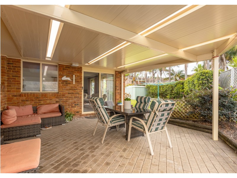 4 Newlan Court, Old Bar NSW 2430