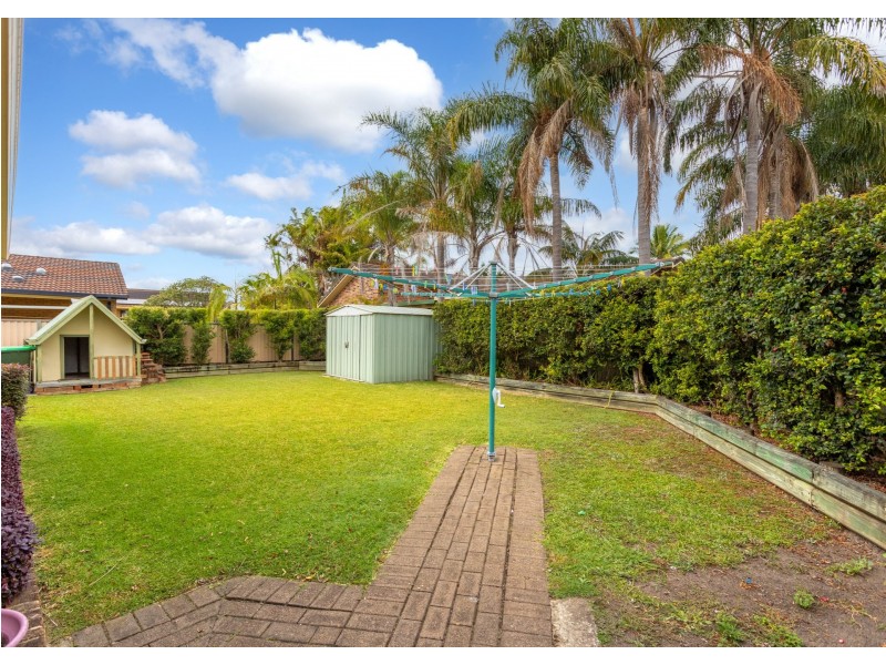 4 Newlan Court, Old Bar NSW 2430