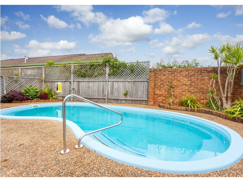 4 Newlan Court, Old Bar NSW 2430