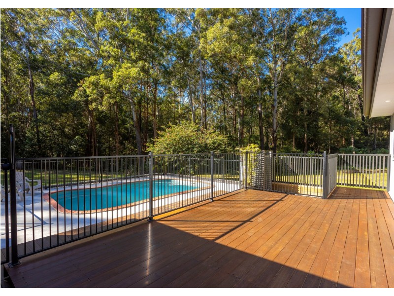 232 Ferry Road, Oxley Island NSW 2430