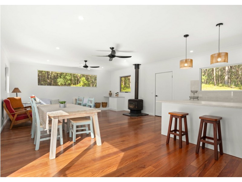 232 Ferry Road, Oxley Island NSW 2430