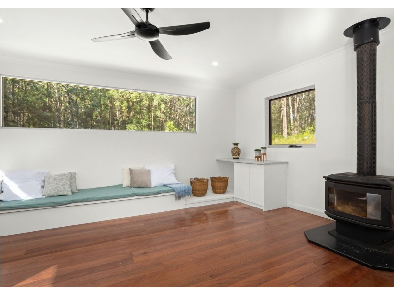 232 Ferry Road, Oxley Island NSW 2430