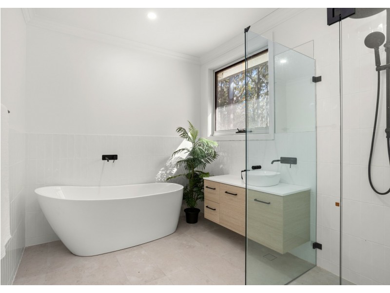 232 Ferry Road, Oxley Island NSW 2430