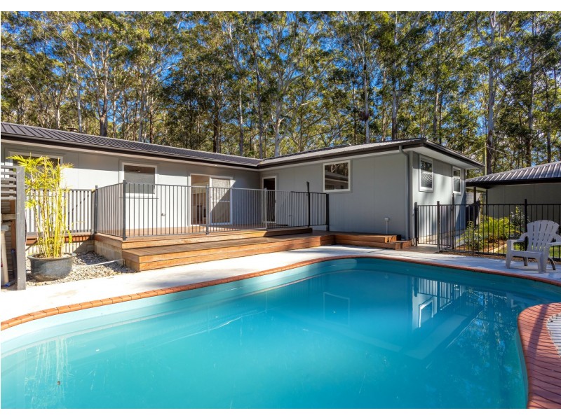 232 Ferry Road, Oxley Island NSW 2430