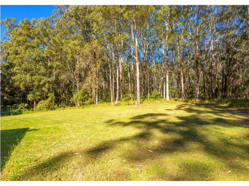 232 Ferry Road, Oxley Island NSW 2430