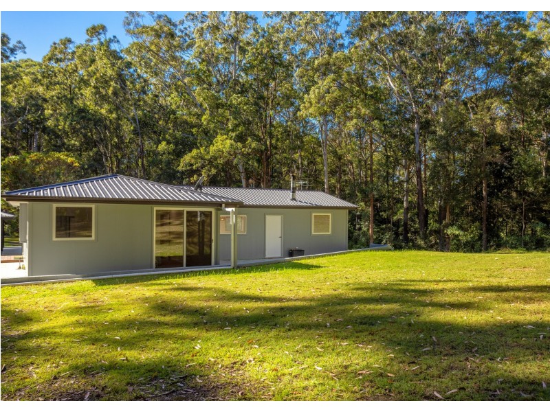 232 Ferry Road, Oxley Island NSW 2430