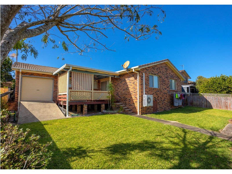 43 Molong Road, Old Bar NSW 2430