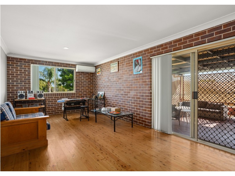 43 Molong Road, Old Bar NSW 2430