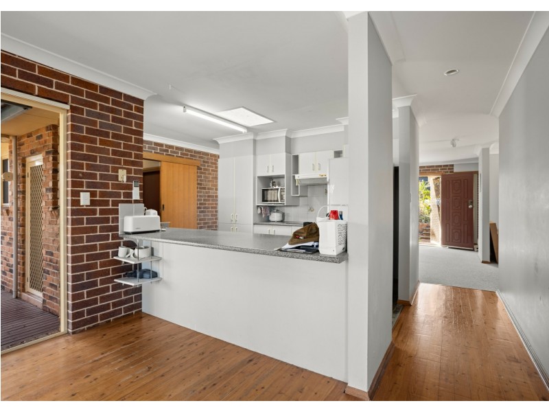43 Molong Road, Old Bar NSW 2430