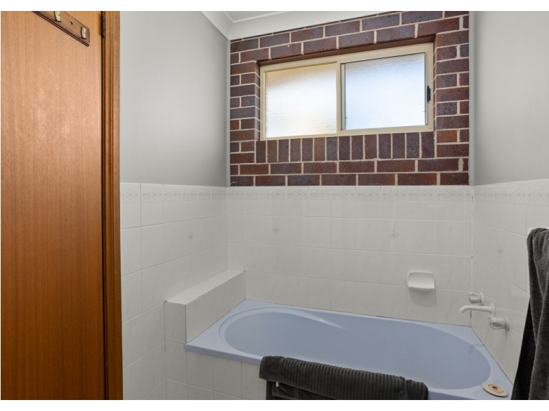 43 Molong Road, Old Bar NSW 2430