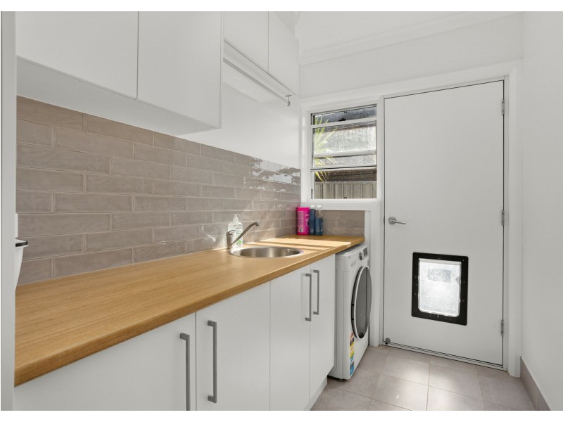 1 Alveena Court, Wallabi Point NSW 2430