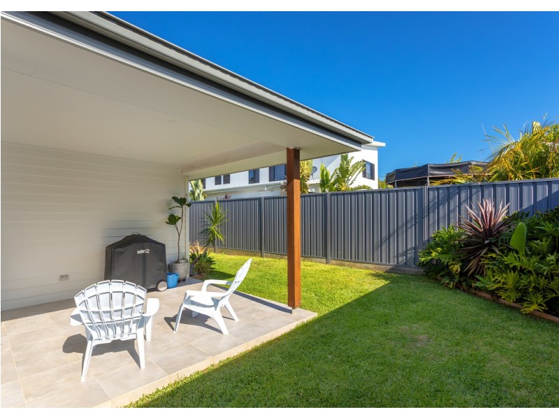 1 Alveena Court, Wallabi Point NSW 2430