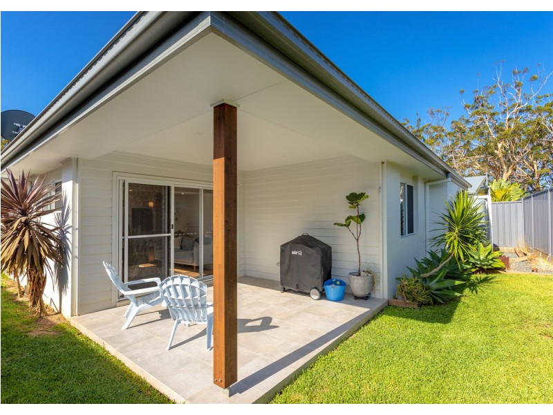 1 Alveena Court, Wallabi Point NSW 2430