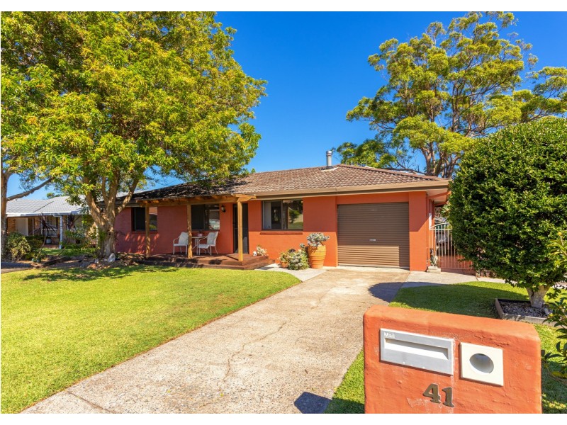 41 Gannet Crescent, Old Bar NSW 2430