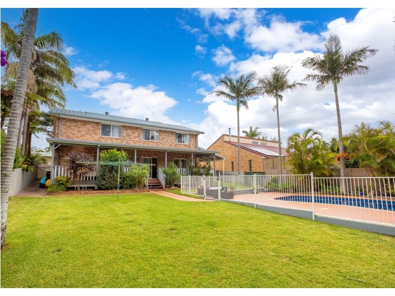 122 Waterman Street, Old Bar NSW 2430