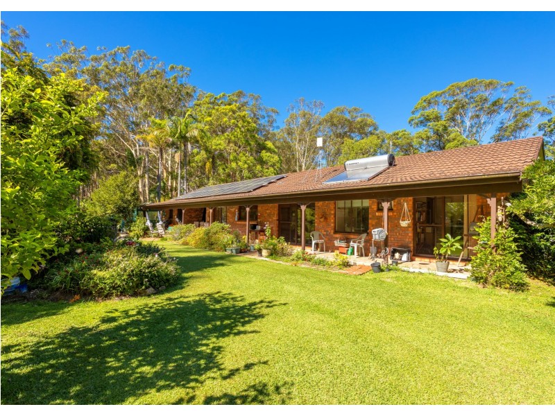 15 Rainforest Drive, Mitchells Island NSW 2430