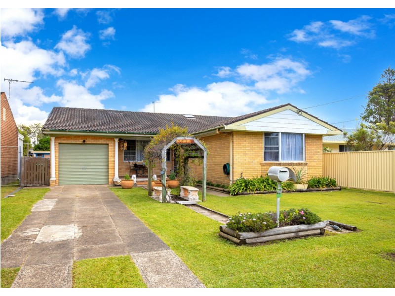 5 Richardson Street, Old Bar NSW 2430