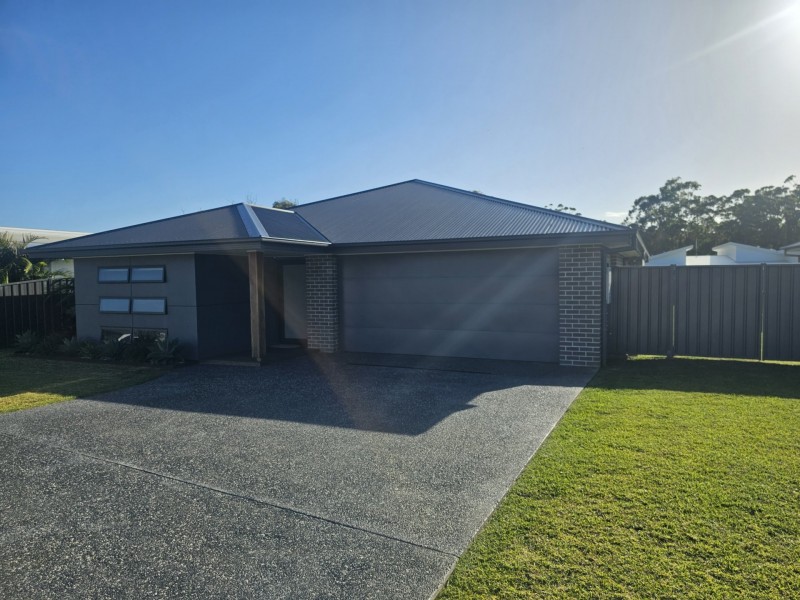 7 Howard Street, Wallabi Point NSW 2430