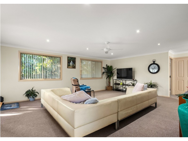 2/6 Rushby Drive, Old Bar NSW 2430