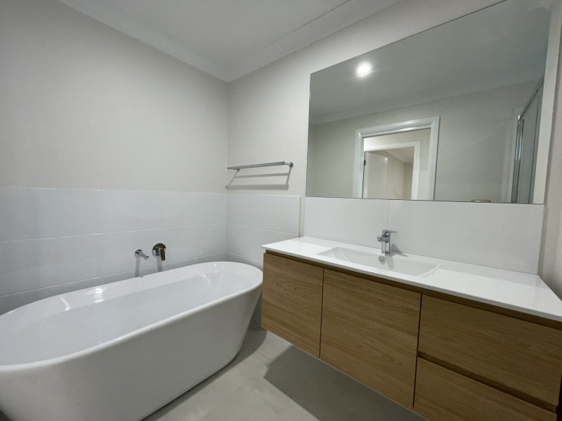 2 Viewmont Way, Old Bar NSW 2430