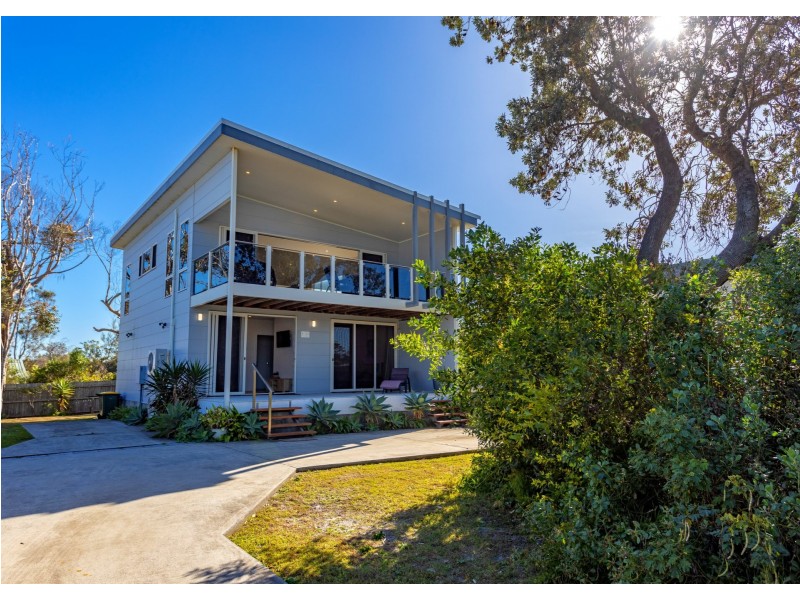 33 Lewis Street, Old Bar NSW 2430