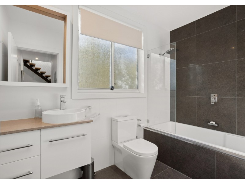 33 Lewis Street, Old Bar NSW 2430