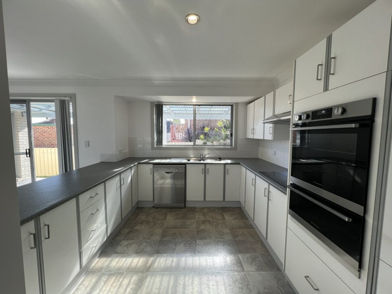 Unit 2/2 Laurina Close, Old Bar NSW 2430