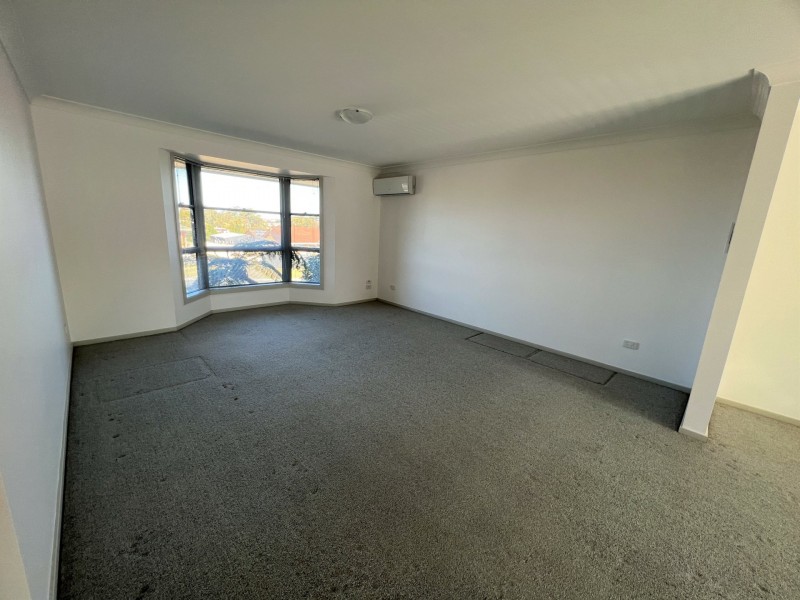 Unit 2/2 Laurina Close, Old Bar NSW 2430