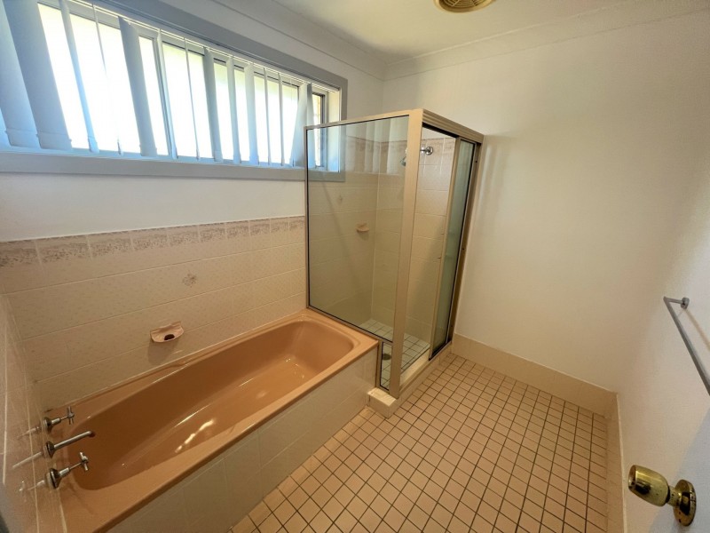 Unit 2/2 Laurina Close, Old Bar NSW 2430