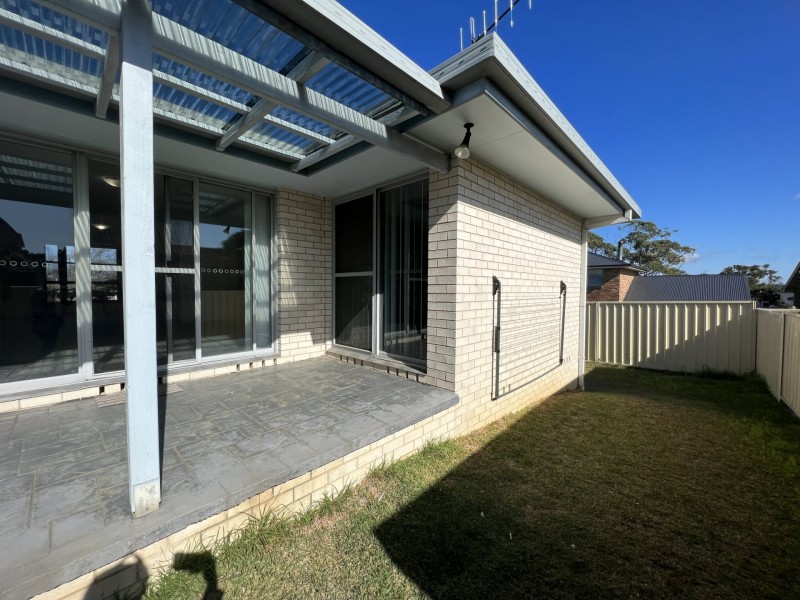 Unit 2/2 Laurina Close, Old Bar NSW 2430