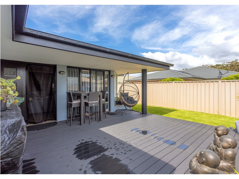 2 Greenbank Way, Old Bar NSW 2430