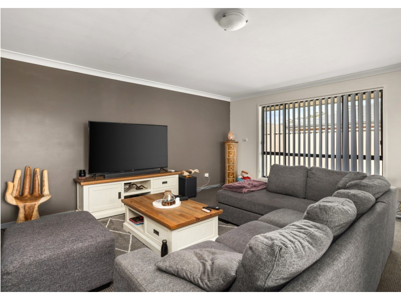 2 Greenbank Way, Old Bar NSW 2430