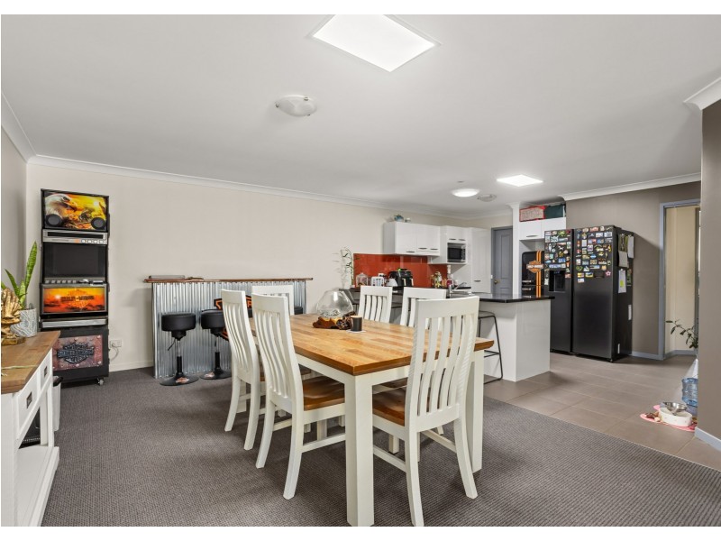 2 Greenbank Way, Old Bar NSW 2430
