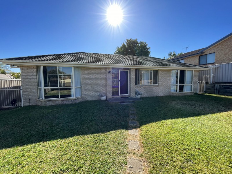 6 Kestrel Avenue, Old Bar NSW 2430