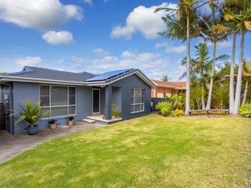 22 Carrabeen Drive, Old Bar NSW 2430