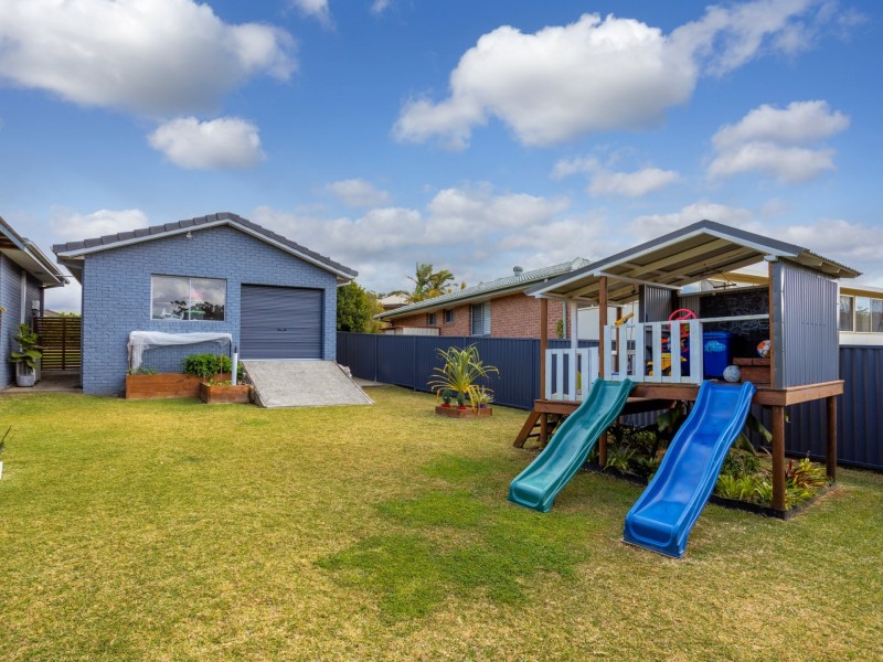 22 Carrabeen Drive, Old Bar NSW 2430