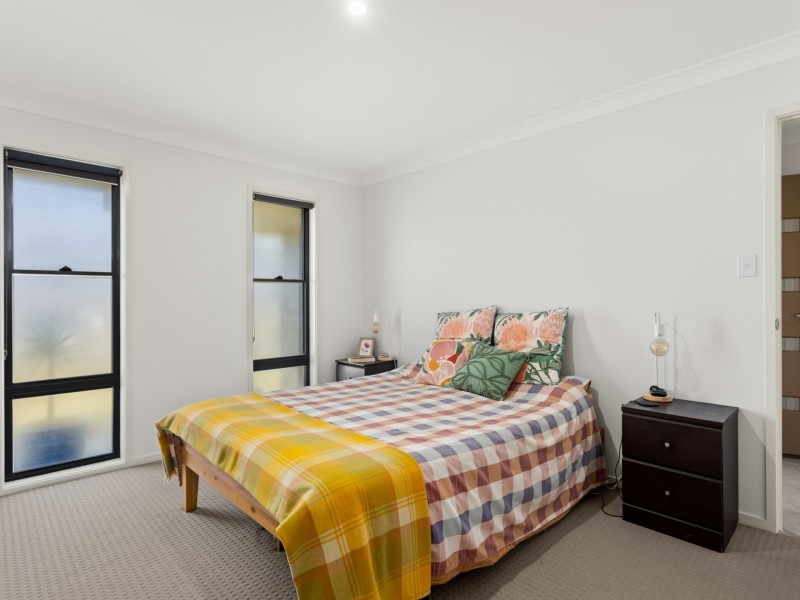 74 Albatross Way, Old Bar NSW 2430