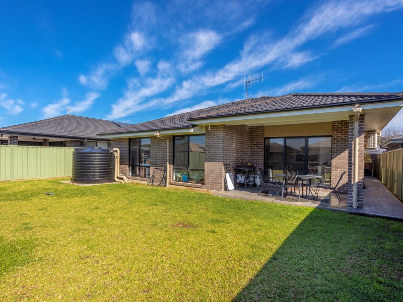 74 Albatross Way, Old Bar NSW 2430