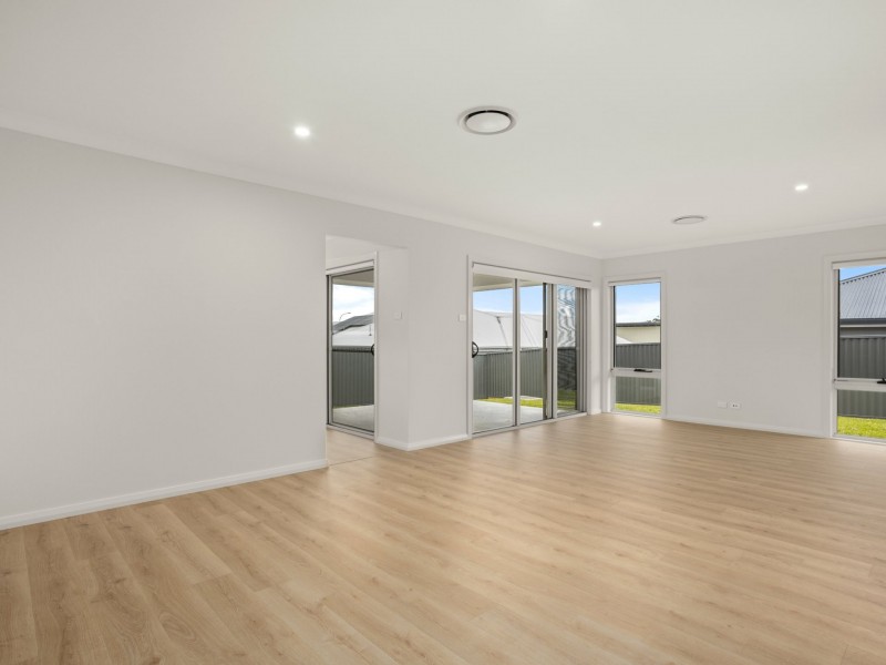 9 Auvergne Way, Old Bar NSW 2430