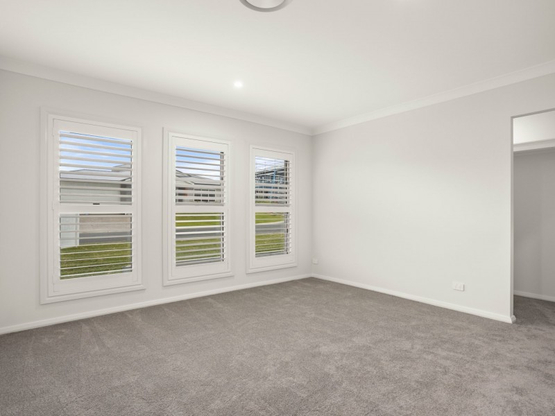 9 Auvergne Way, Old Bar NSW 2430