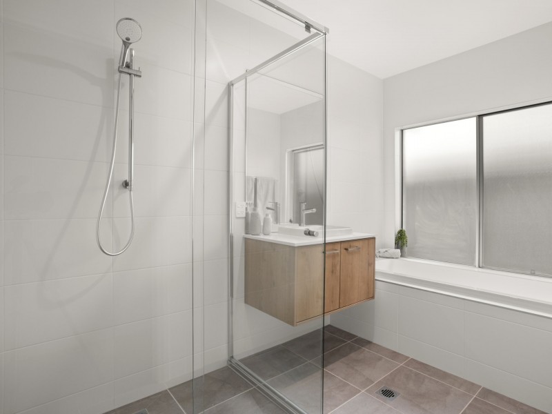 9 Auvergne Way, Old Bar NSW 2430