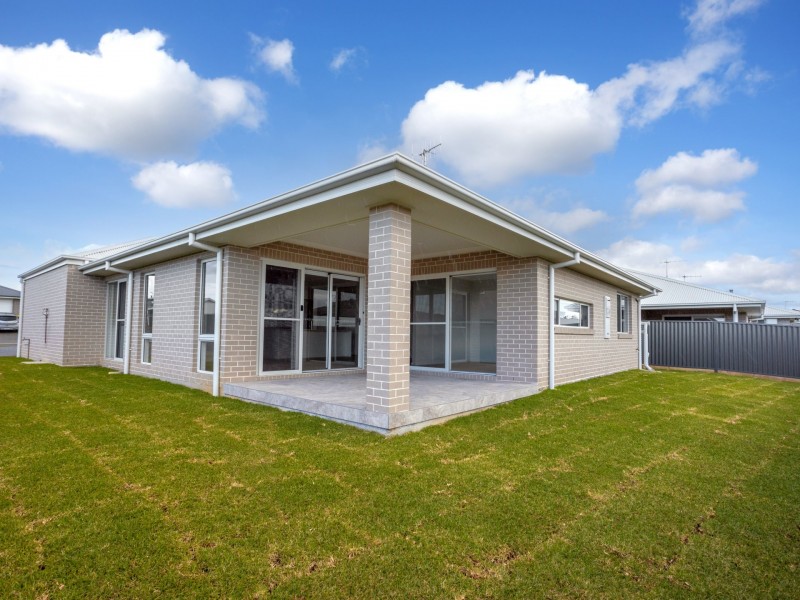 9 Auvergne Way, Old Bar NSW 2430