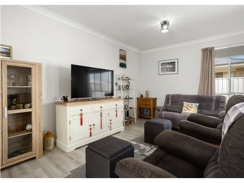 12 Maita Way, Old Bar NSW 2430