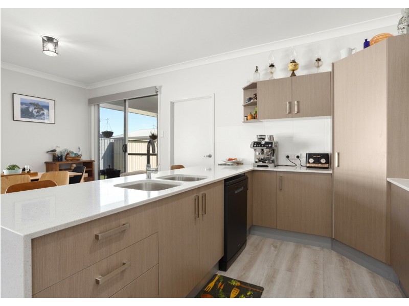 12 Maita Way, Old Bar NSW 2430
