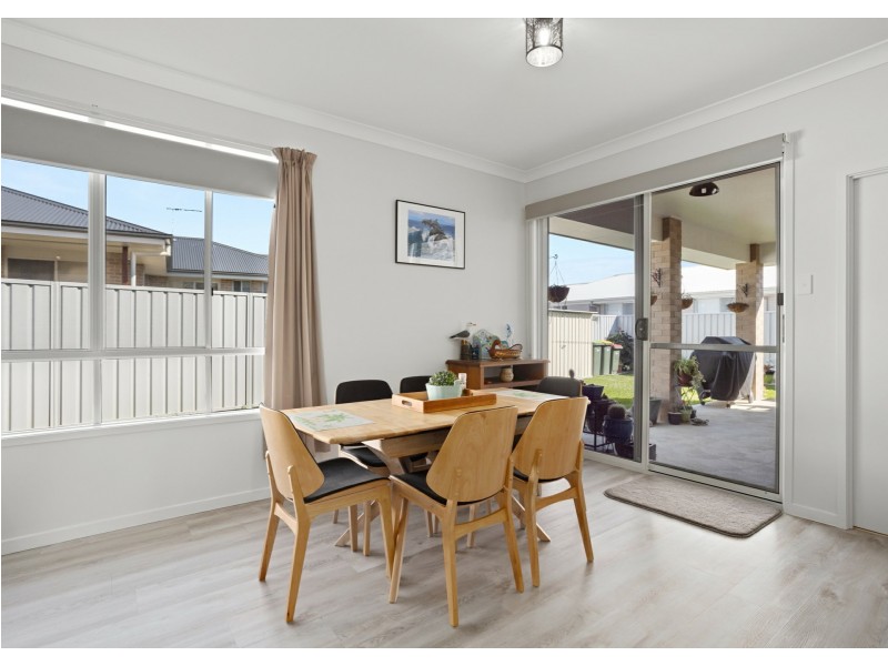 12 Maita Way, Old Bar NSW 2430