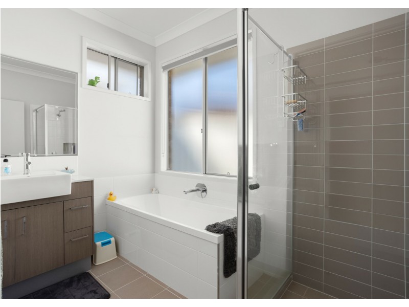 12 Maita Way, Old Bar NSW 2430