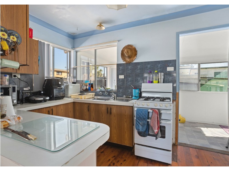 1 & 2/43 Manning Street, Manning Point NSW 2430